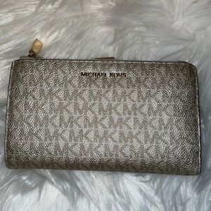 Preloved Michael Kors double kiss lock wallet